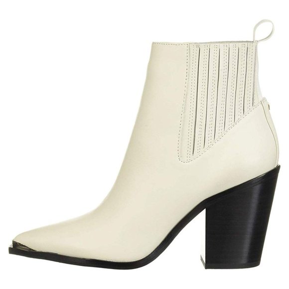 9 M Kenneth Cole West Side Bootie - Picture 2 of 6